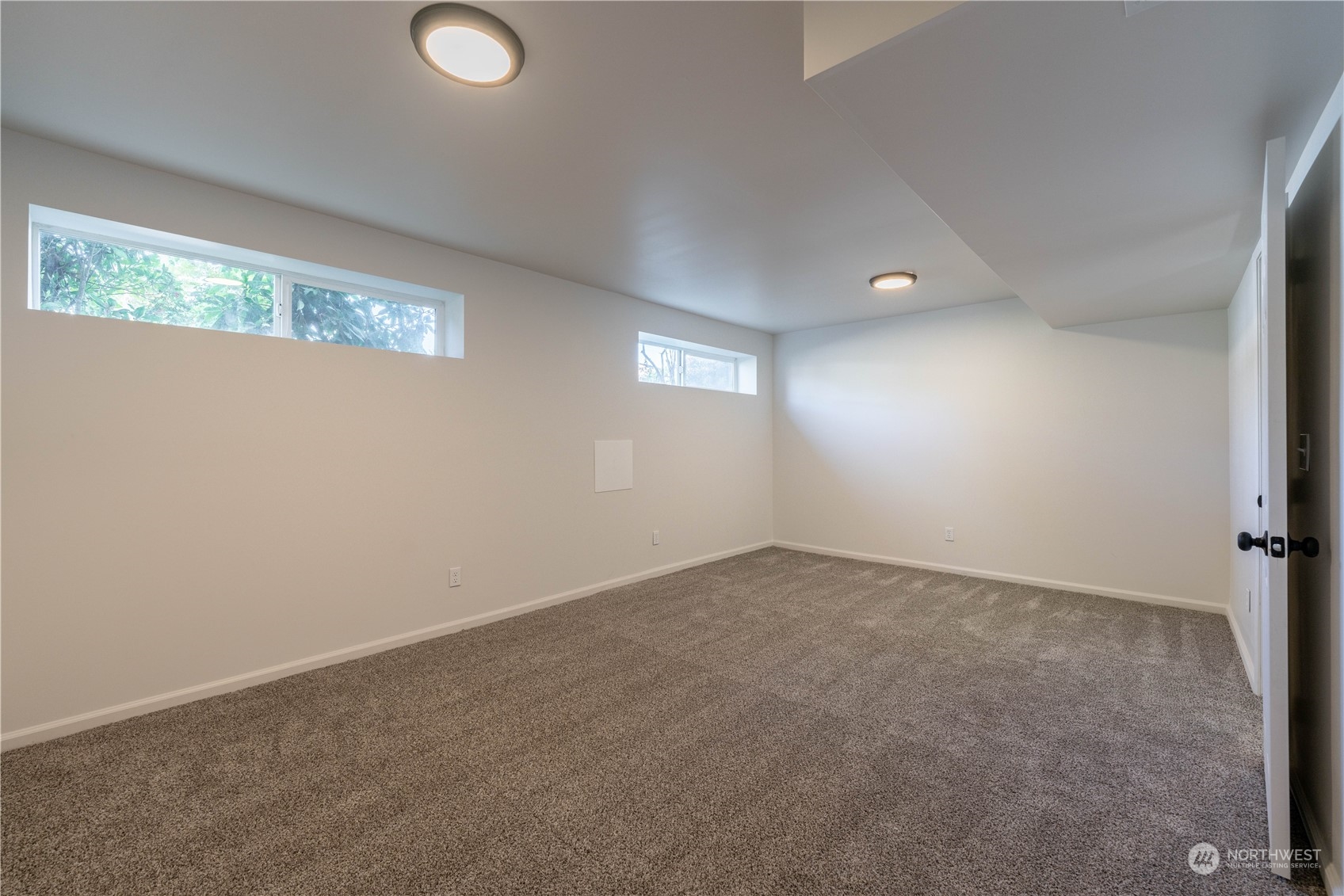 10605 Northeast 194th Street Bothell, WA 98011 - Photo 32 of 38 Gallery Image 32