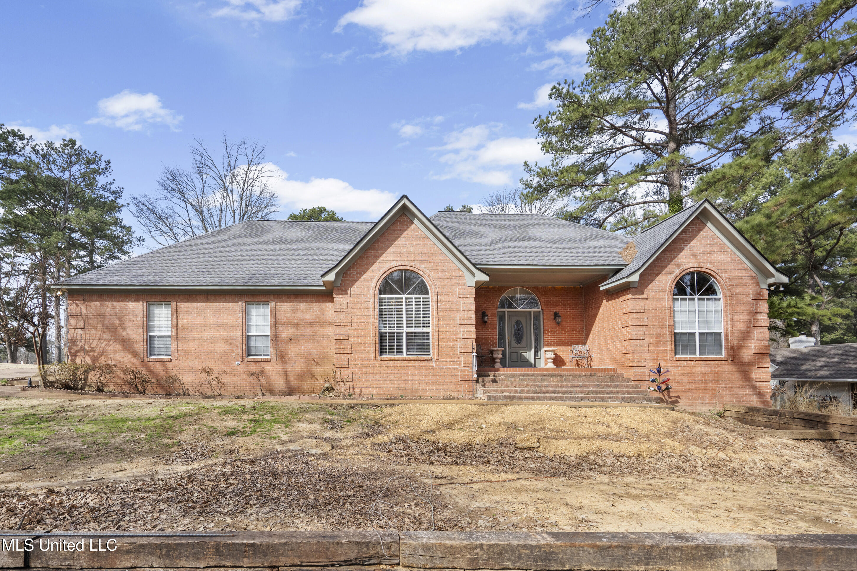 124 Gwen Road Senatobia, MS 38668 - Photo 2 of 49 2__dsc2885_print