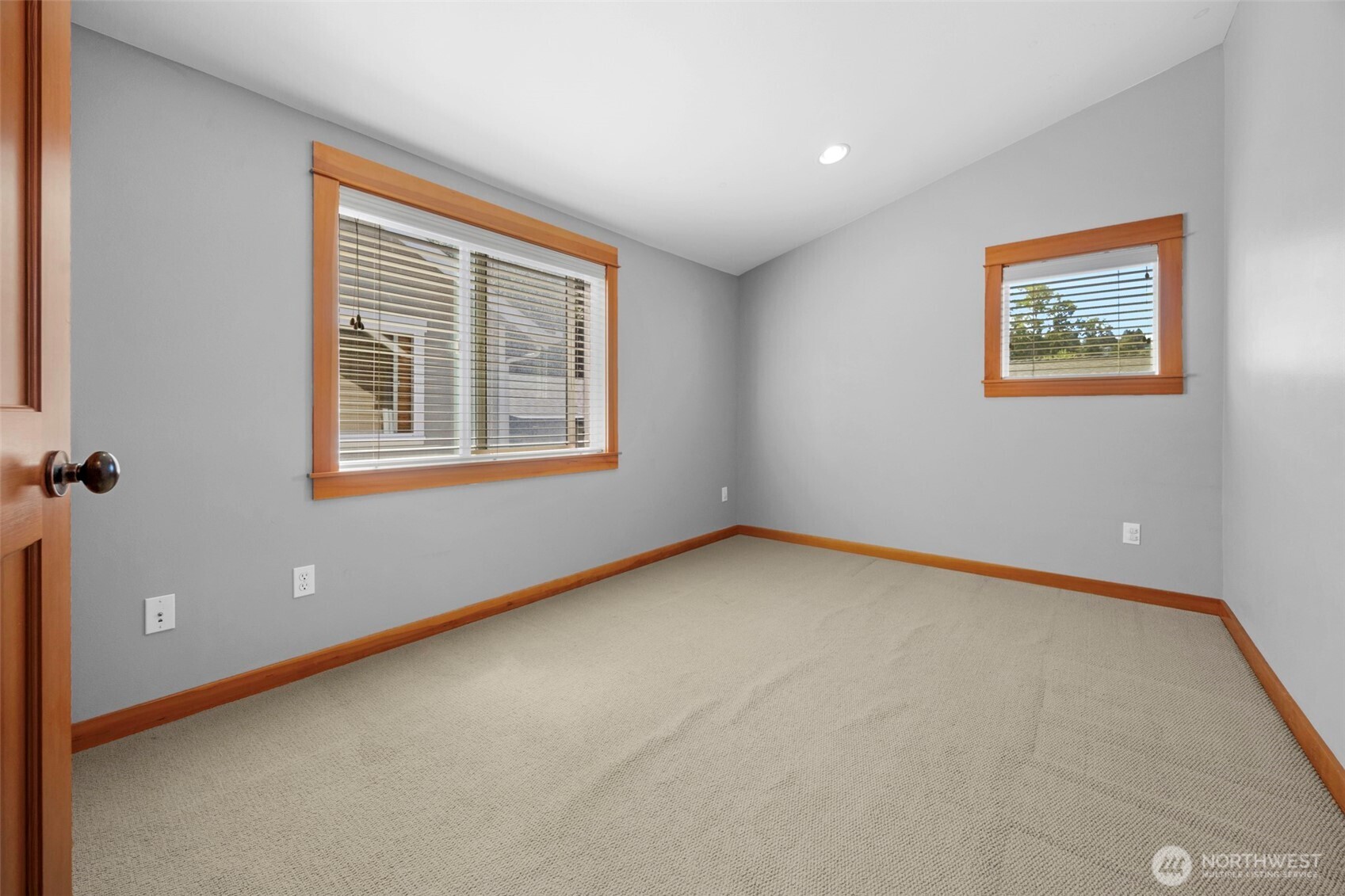 9130 45th Avenue Southwest, Unit B Seattle, WA 98136 - Photo 24 of 35