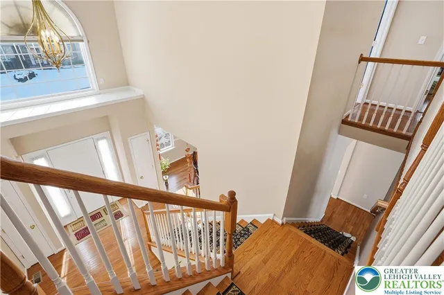 a view of an entryway with furniture