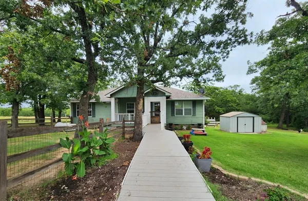 $379,000 | 470 Private Road 3650, Paradise, TX 76073