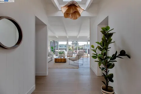 $1,195,000 | 853 Cedar Street, Alameda, CA 94501
