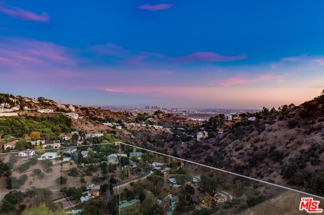 8401 Wyndham Road Los Angeles, CA 90046 - Photo 25 of 34 a view of a city