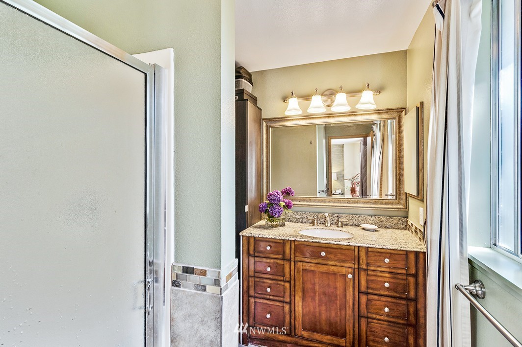 3013 Smithers Court South Renton, WA 98055 - Photo 13 of 23 Gallery Image 13