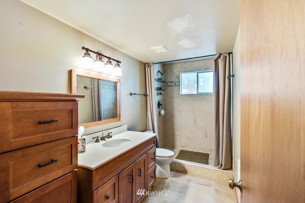 3013 Smithers Court South Renton, WA 98055 - Photo 15 of 23 Gallery Image 15