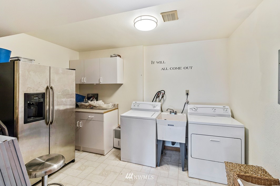 3013 Smithers Court South Renton, WA 98055 - Photo 17 of 23 Gallery Image 17