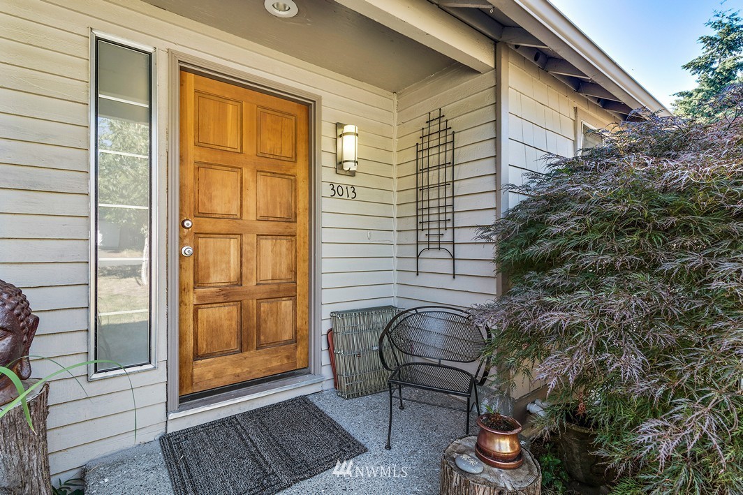3013 Smithers Court South Renton, WA 98055 - Photo 3 of 23 Gallery Image 3