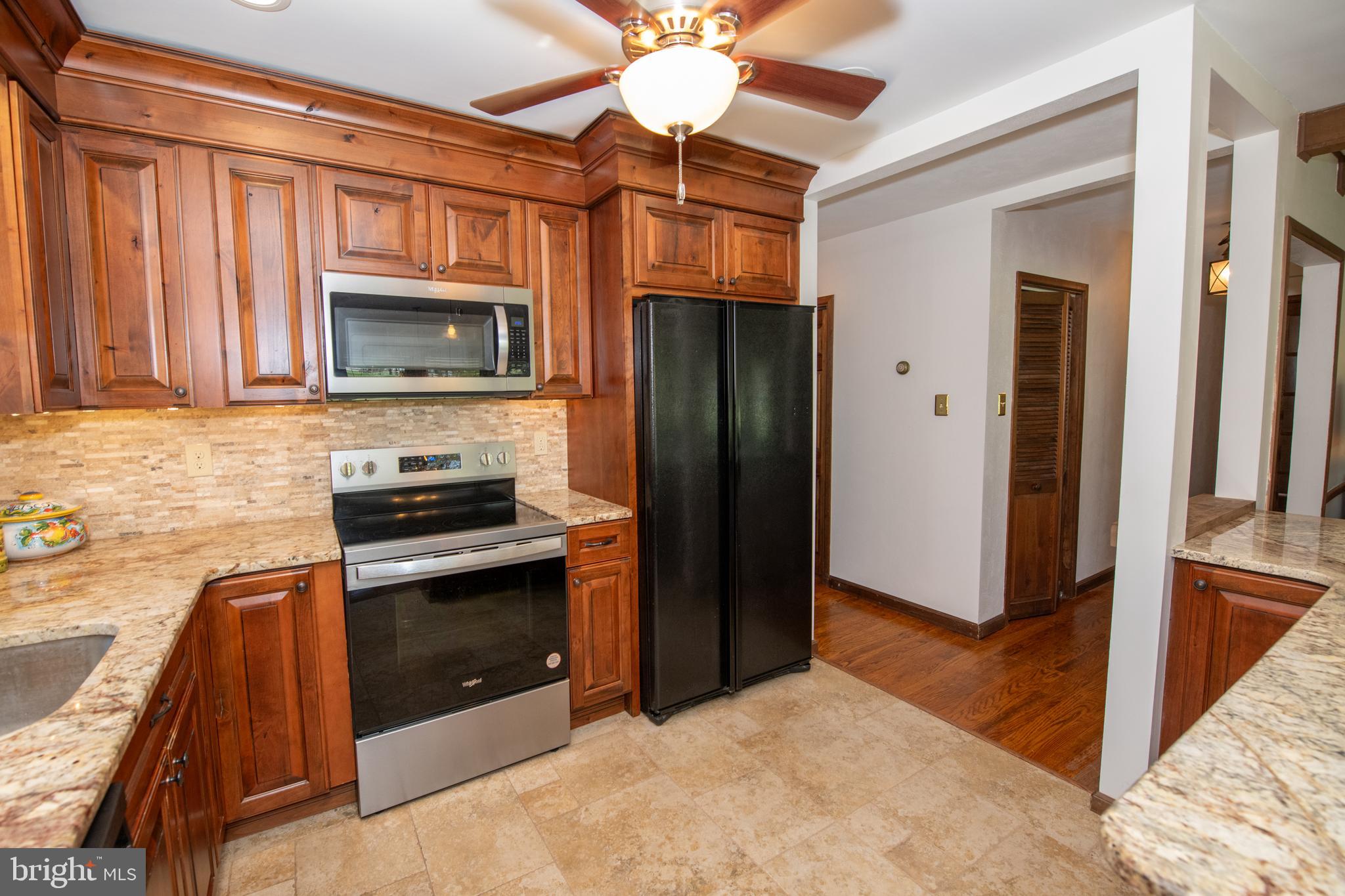 423 Brownsburg Road, Unit W Newtown, PA 18940 - Photo 61 of 109 Kitchen