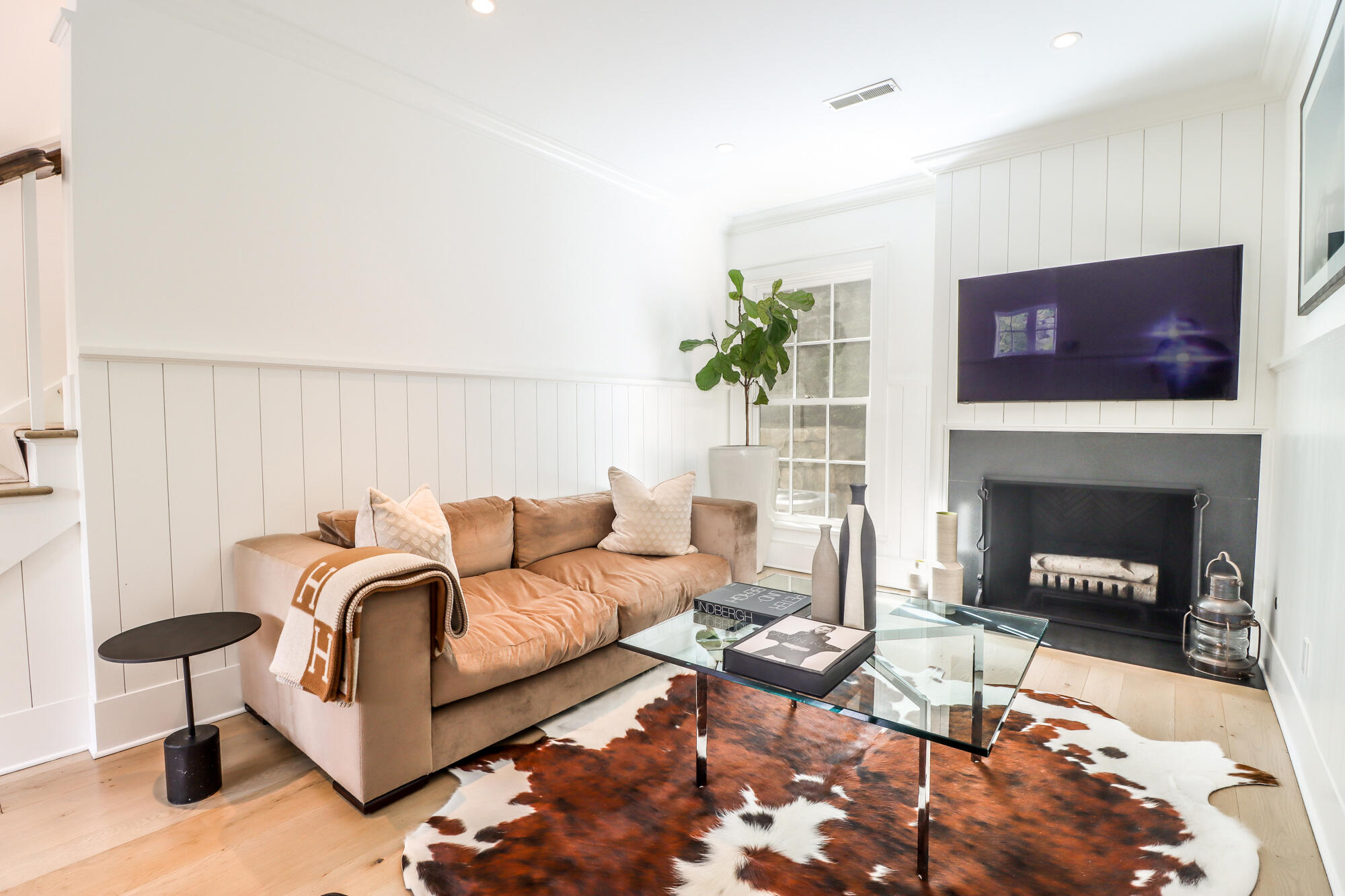 41 Jelliff Mill Road, Unit 7 New Canaan, CT 06840 - Photo 20 of 44 Fam Room