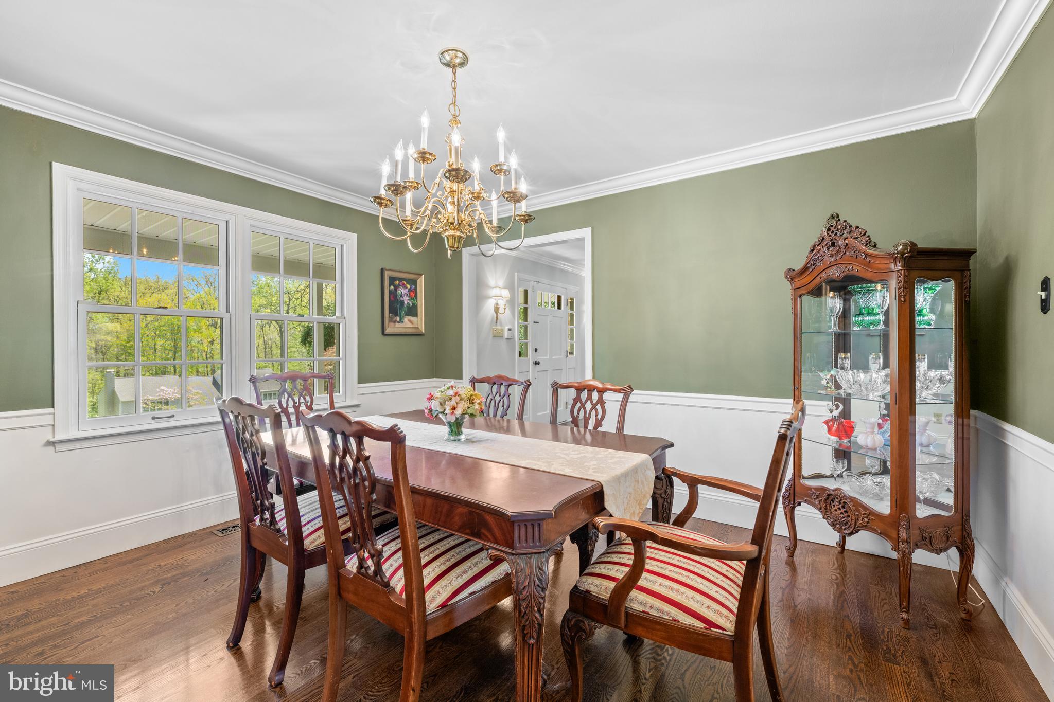 1064 Beaumont Road Berwyn, PA 19312 - Photo 13 of 41 Elegant Light Filled Dining Room