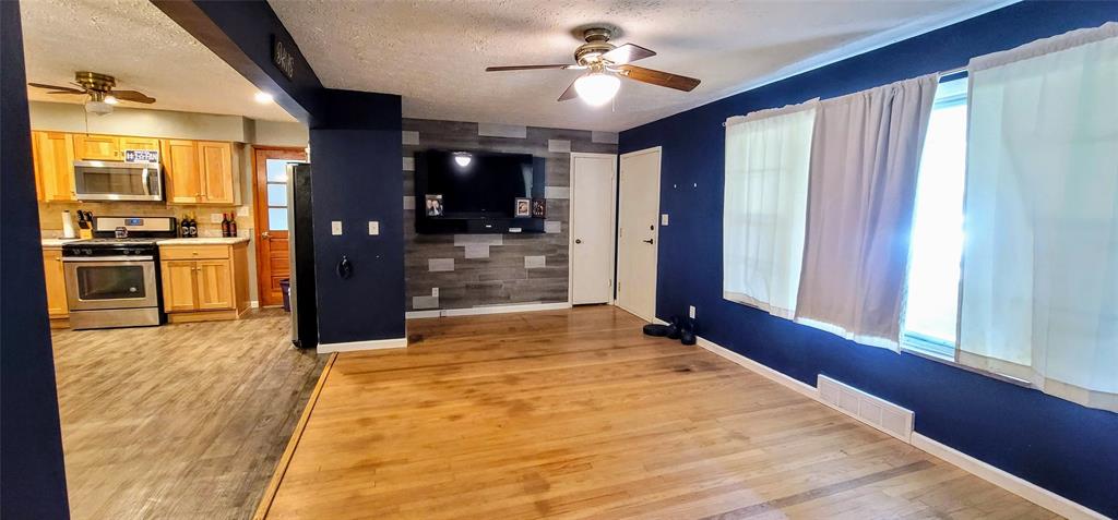 1114 Mitthoeffer Road Indianapolis, IN 46229 - Photo 3 of 13 Gallery Image 3