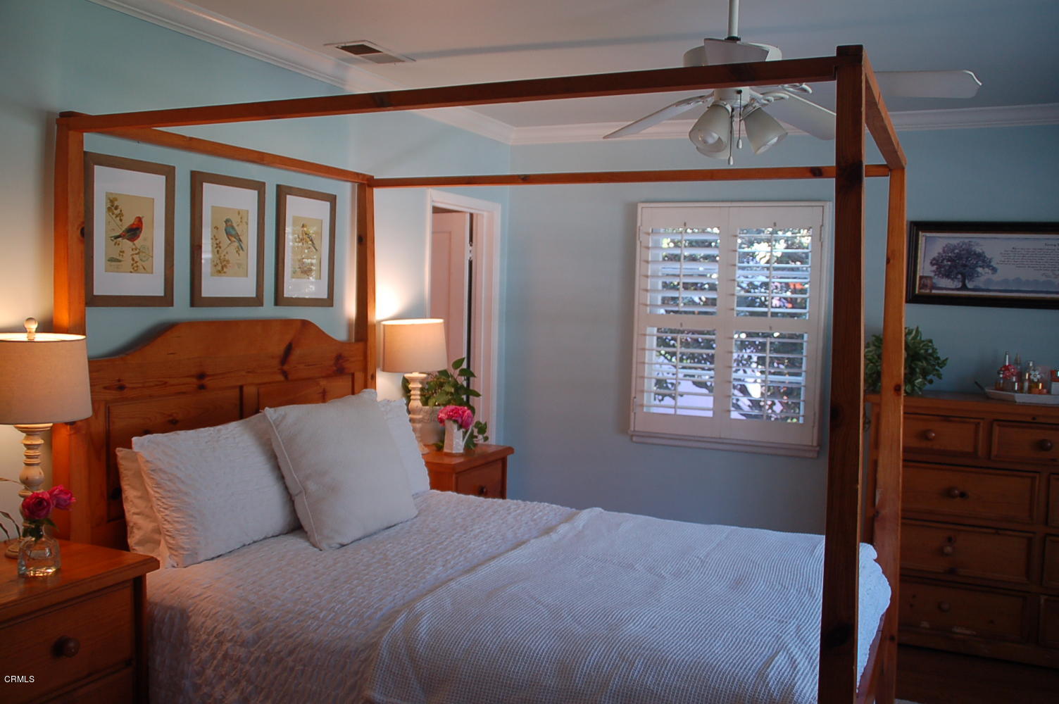 1644 Morada Place Altadena, CA 91001 - Photo 20 of 74 a bedroom with a bed and a window