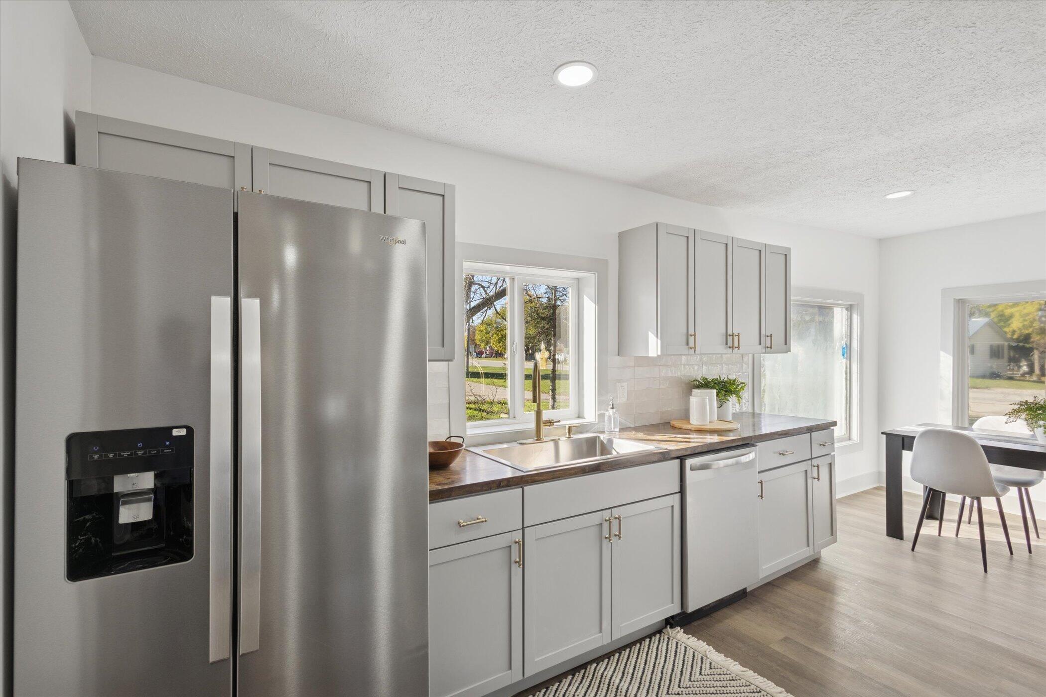 528 Lincoln Road Otsego, MI 49078 - Photo 19 of 38 19-528-Lincoln-Rd-Otsego-MI-49078-Window