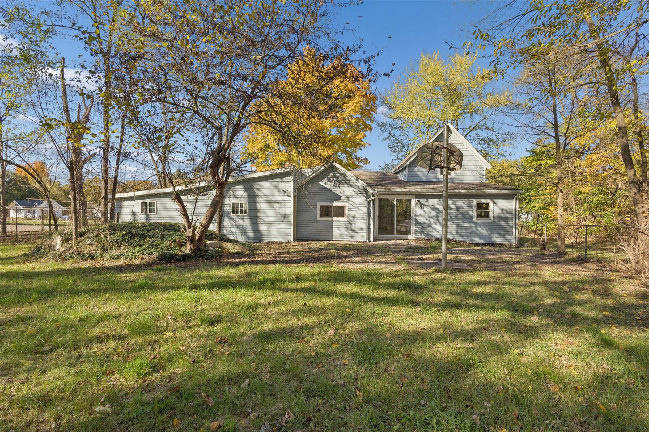 528 Lincoln Road Otsego, MI 49078 - Photo 35 of 38 35-528-Lincoln-Rd-Otsego-MI-49078-Window