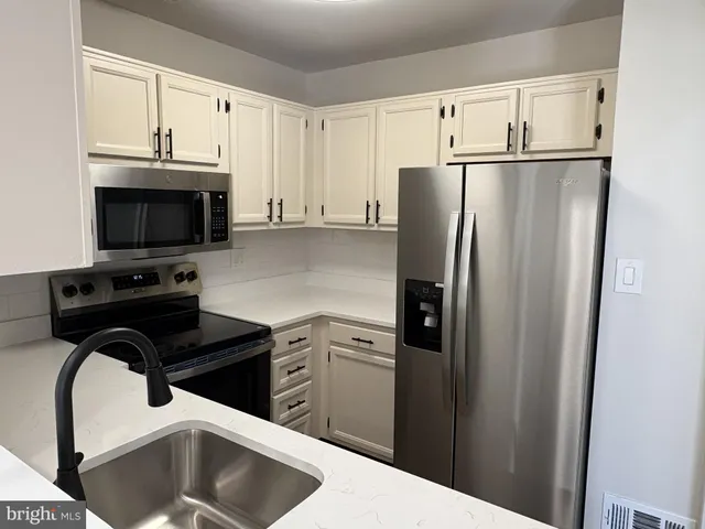 $425,000 | 20213 Lea Pond Place, Montgomery Village, MD 20886