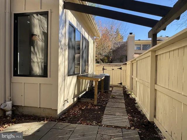 $425,000 | 20213 Lea Pond Place, Montgomery Village, MD 20886