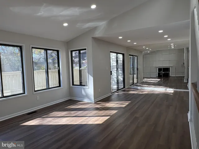 $425,000 | 20213 Lea Pond Place, Montgomery Village, MD 20886