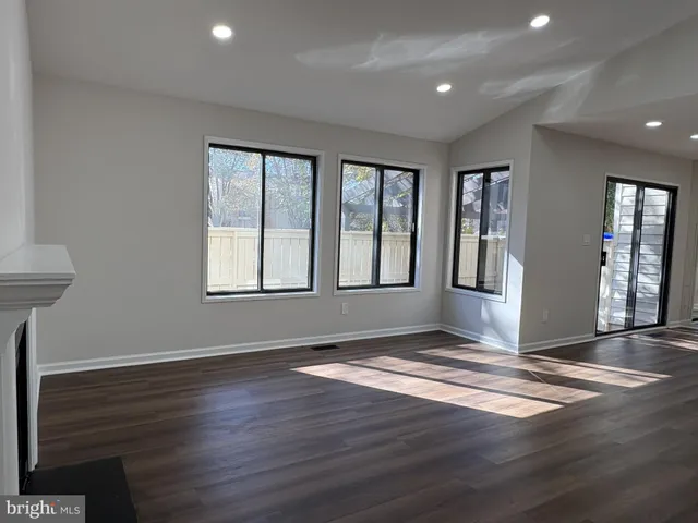 $425,000 | 20213 Lea Pond Place, Montgomery Village, MD 20886