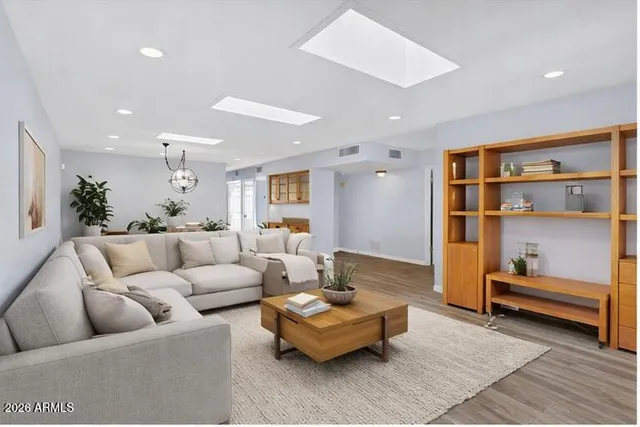 a picture of a bench in the floor