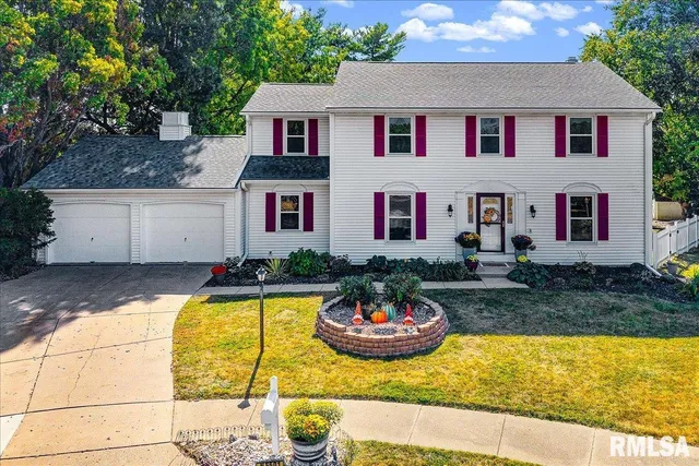 $364,900 | 5501 North Holly Hedges Court, Peoria, IL 61614