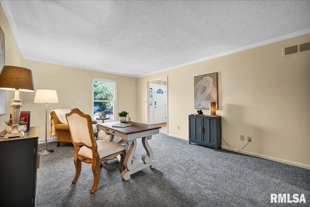 $364,900 | 5501 North Holly Hedges Court, Peoria, IL 61614