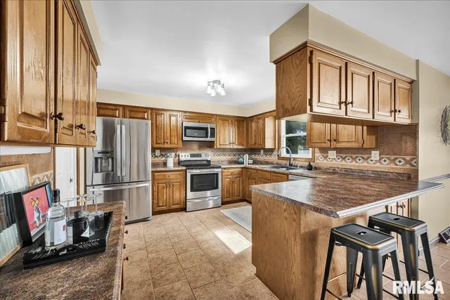 $364,900 | 5501 North Holly Hedges Court, Peoria, IL 61614