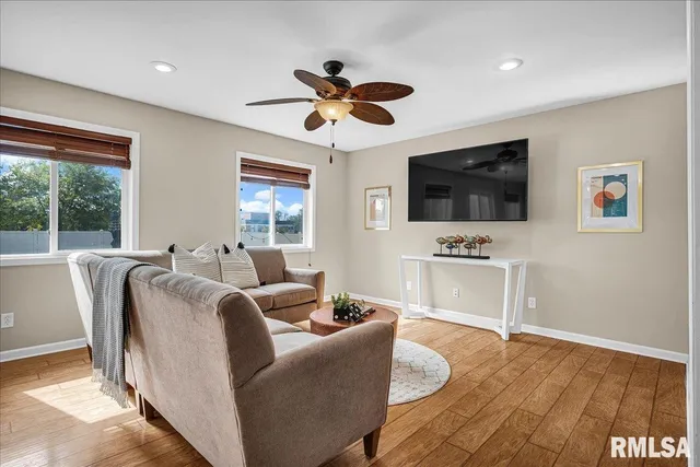 $364,900 | 5501 North Holly Hedges Court, Peoria, IL 61614