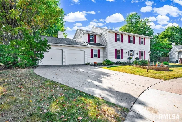 $364,900 | 5501 North Holly Hedges Court, Peoria, IL 61614