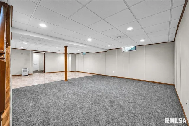 $364,900 | 5501 North Holly Hedges Court, Peoria, IL 61614