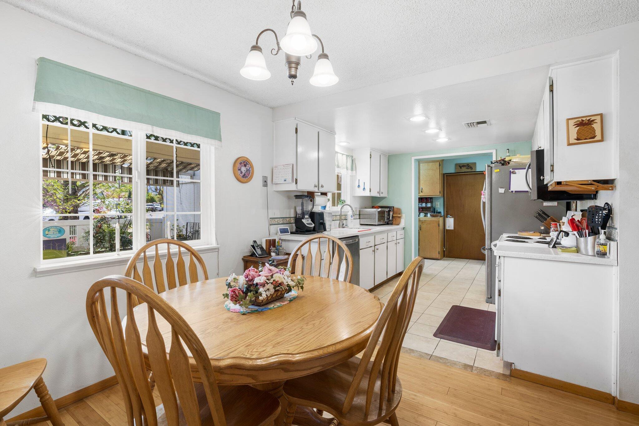 3630 Hilsinger Road Phoenix, OR 97535 - Photo 11 of 41 11-web-or-mls-_D9A5232