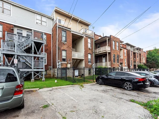 $164,900 | 1714 South Tucker Boulevard, Unit D, St. Louis, MO 63104