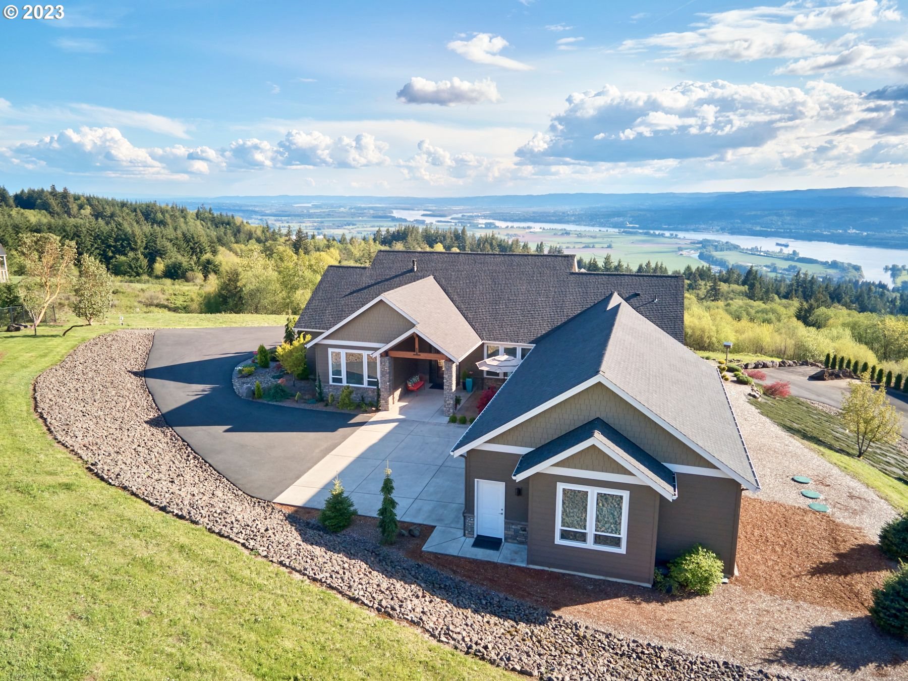 1011 Varsity Road Kalama, WA 98625 - Photo 1 of 47 Gallery Image 1