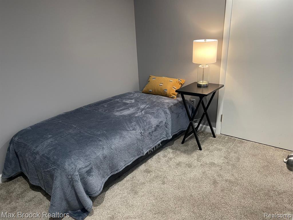 954 Hadley Road Rochester Hills, MI 48307 - Photo 21 of 43