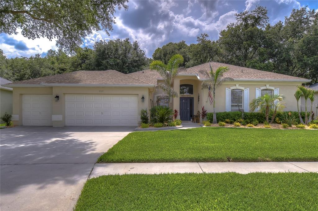 This beautiful home built by the premier Tampa Bay builder Sunrise Homes will be sure to check all your boxes!