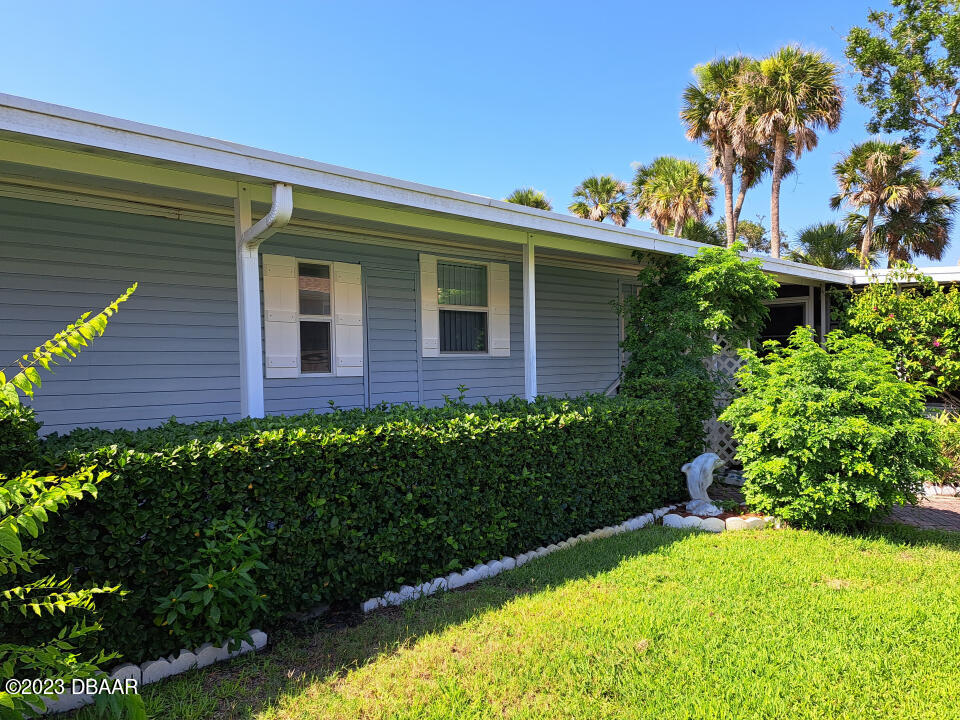 753 Navigators Way Edgewater, FL 32141 - Photo 4 of 36 5