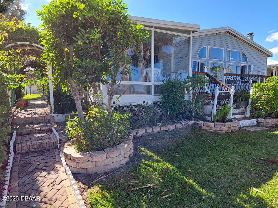 753 Navigators Way Edgewater, FL 32141 - Photo 8 of 36 9