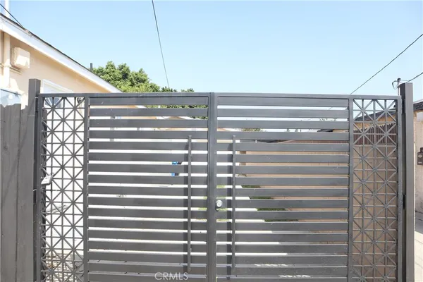 $899,000 | 2143 West Arlington Street, Long Beach, CA 90810