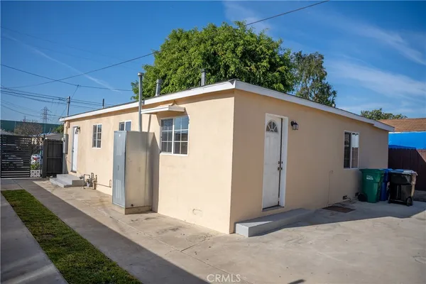 $899,000 | 2143 West Arlington Street, Long Beach, CA 90810