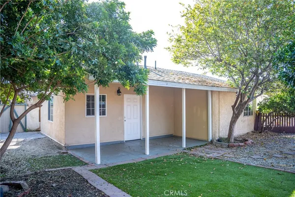 $899,000 | 2143 West Arlington Street, Long Beach, CA 90810