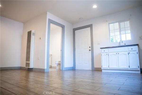 $899,000 | 2143 West Arlington Street, Long Beach, CA 90810