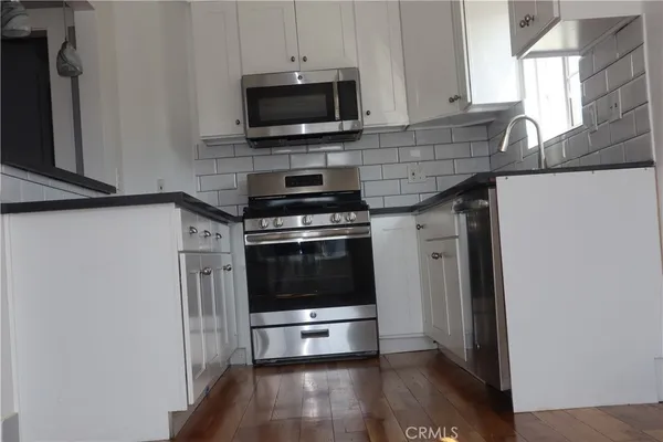 $899,000 | 2143 West Arlington Street, Long Beach, CA 90810