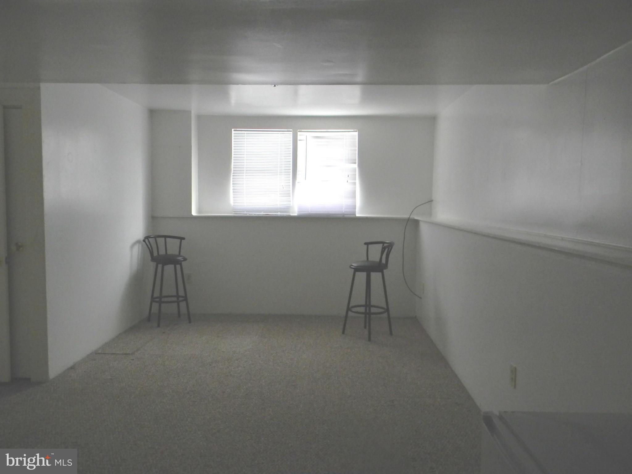 8615 Chestnut Ridge Drive Laurel, MD 20707 - Photo 4 of 9 Family Room