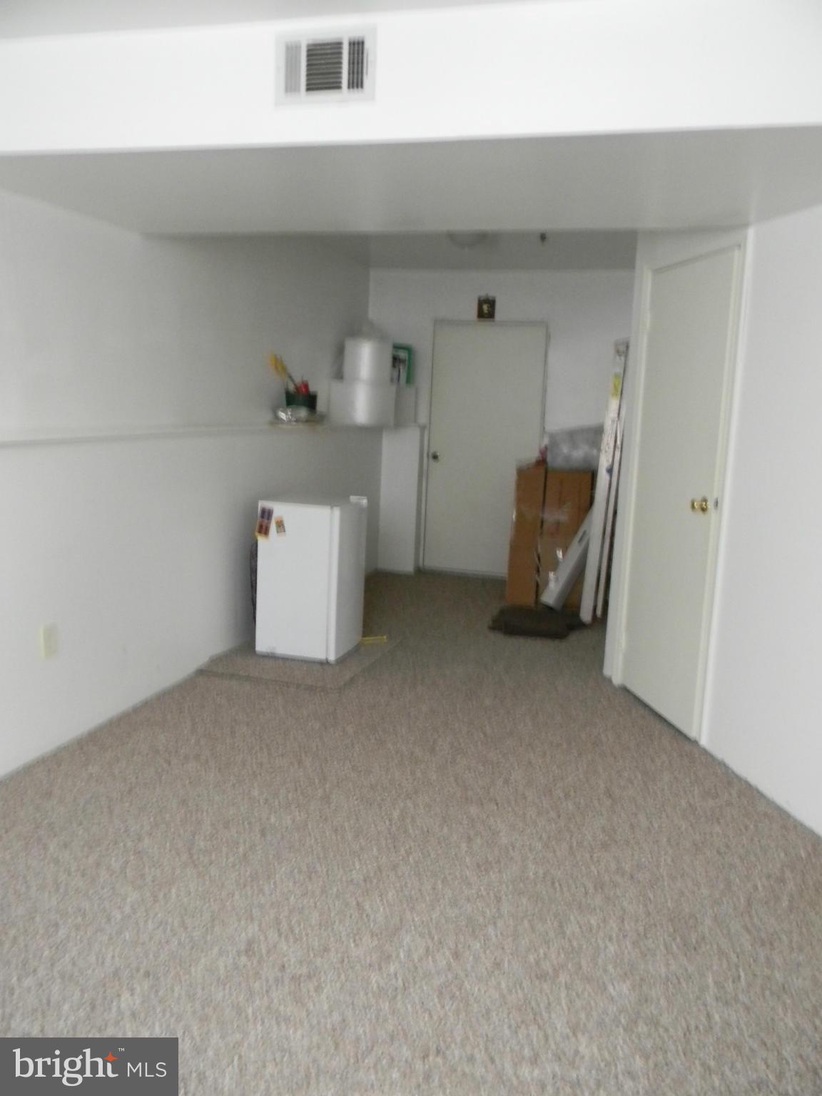 8615 Chestnut Ridge Drive Laurel, MD 20707 - Photo 5 of 9 Family Room