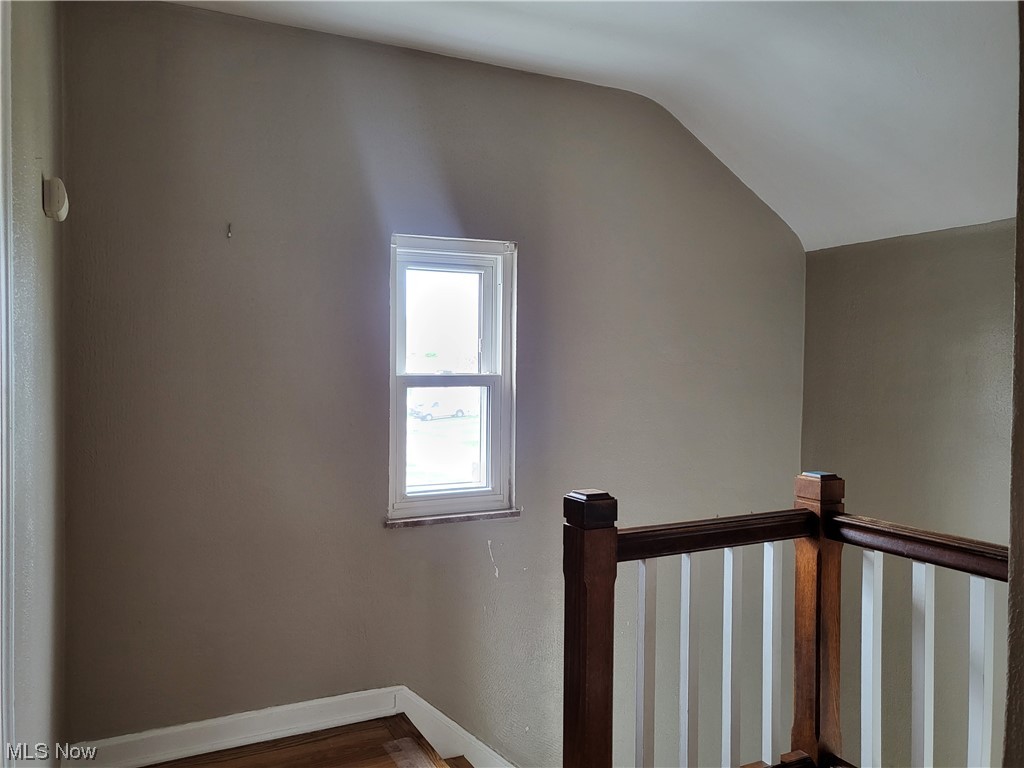 6146 Kelsey Road Cleveland, OH 44129 - Photo 17 of 26