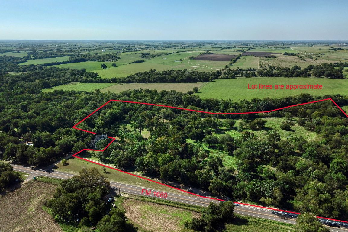 a view of an outdoor space with mountain view