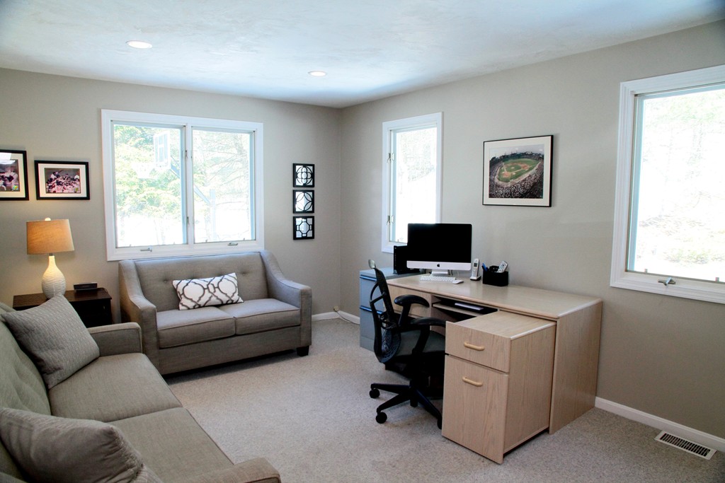 18 Horizons Road Sharon, MA 02067 - Photo 15 of 30 Gallery Image 15