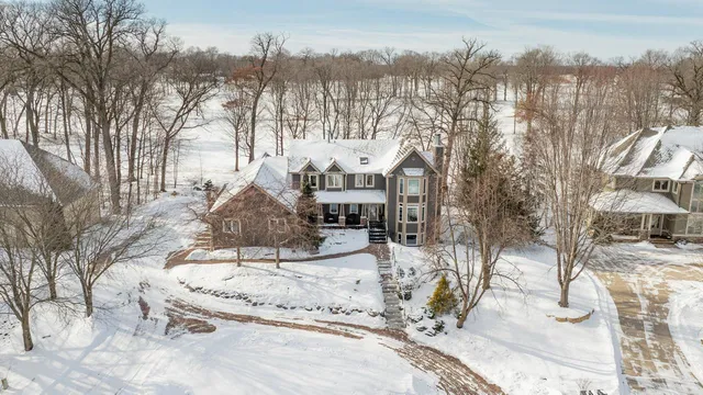 $1,350,000 | 2890 Autumn Woods Drive, Chaska, MN 55318