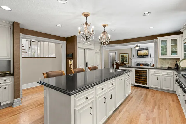 $1,350,000 | 2890 Autumn Woods Drive, Chaska, MN 55318