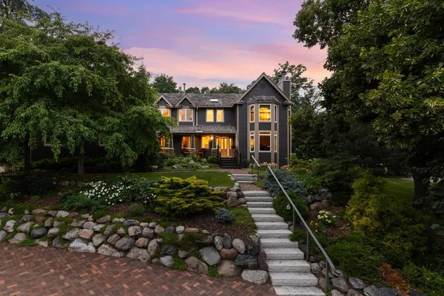 $1,350,000 | 2890 Autumn Woods Drive, Chaska, MN 55318