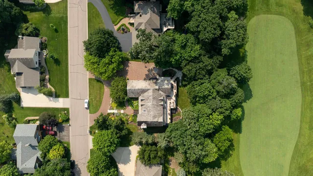 $1,350,000 | 2890 Autumn Woods Drive, Chaska, MN 55318
